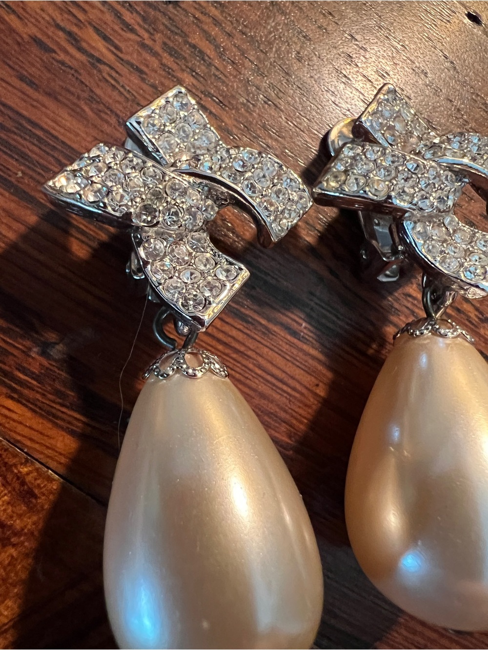 KJL Large Pearl and Rhinestone Clip On Earrings - Picture 1 of 6